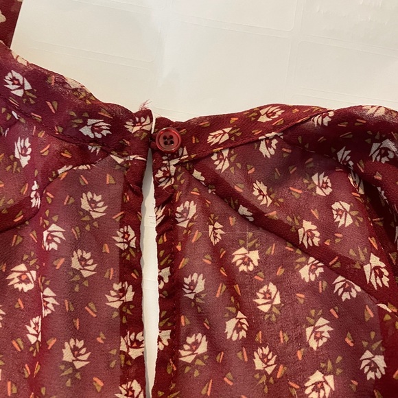 Elodie Sheer Burgundy Floral Blouse Size (S) - Picture 4 of 5